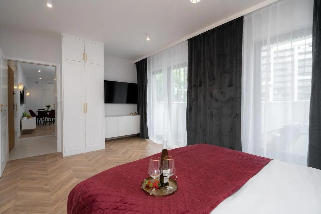 Exclusive Crystal Apartment Краков 0*,  Польша